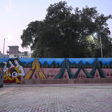 Hotel Sainik Grand Varanasi Eksteriør bilde